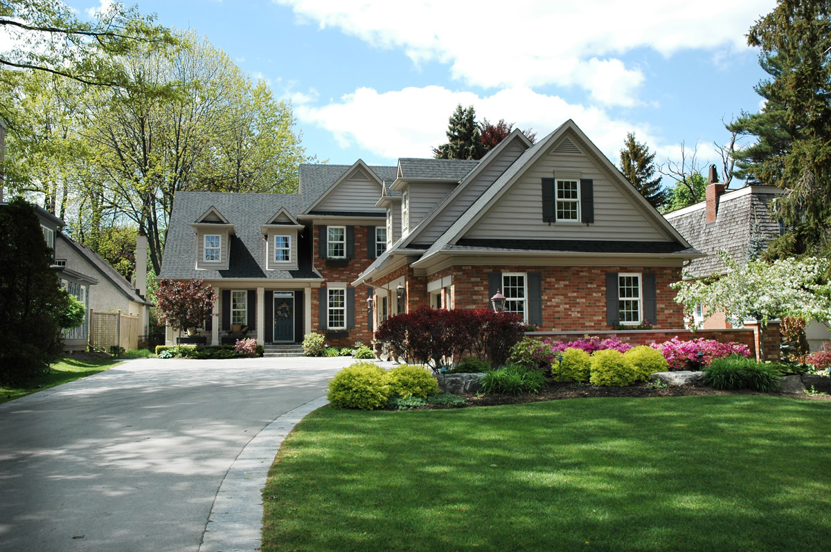 how-roofing-relates-to-your-homes-curb-appeal