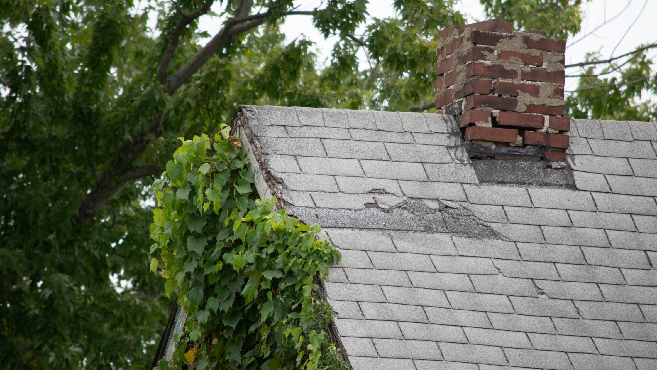 10-risks-of-delaying-roof-replacement